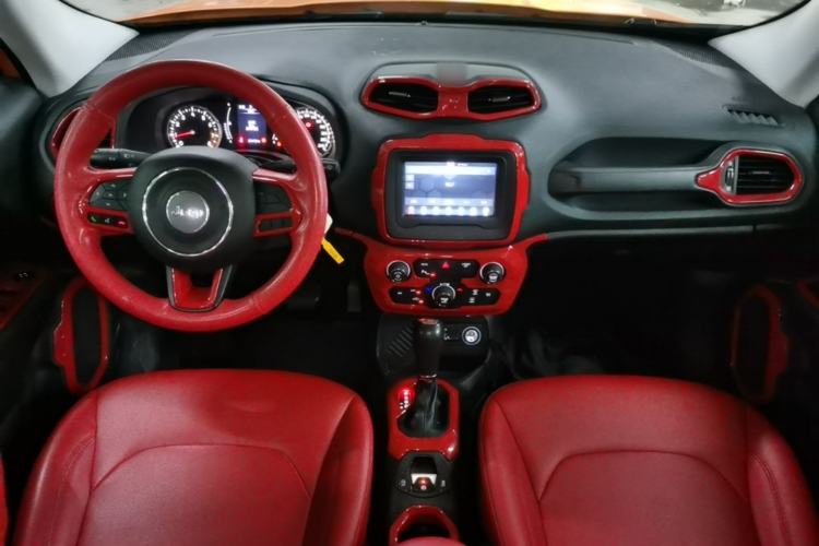 Used Jeep Renegade 2018 Connected Large Screen Version 180TS Automatic High-Energy Edition Center Console