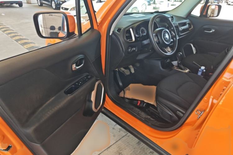 Used Jeep Renegade 2018 Connected Large Screen Version 180T Automatic High-Energy Edition Driver Seat