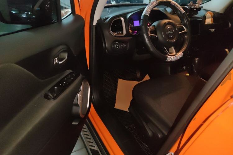 Used Jeep Renegade 2018 Connected Large Screen Version 180T Automatic Jingneng Version Driver Seat