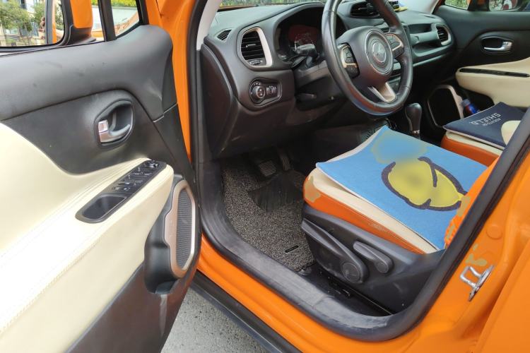 Used Jeep Renegade 2018 Connected Large Screen Version 180T Automatic Jingneng Version Driver Seat