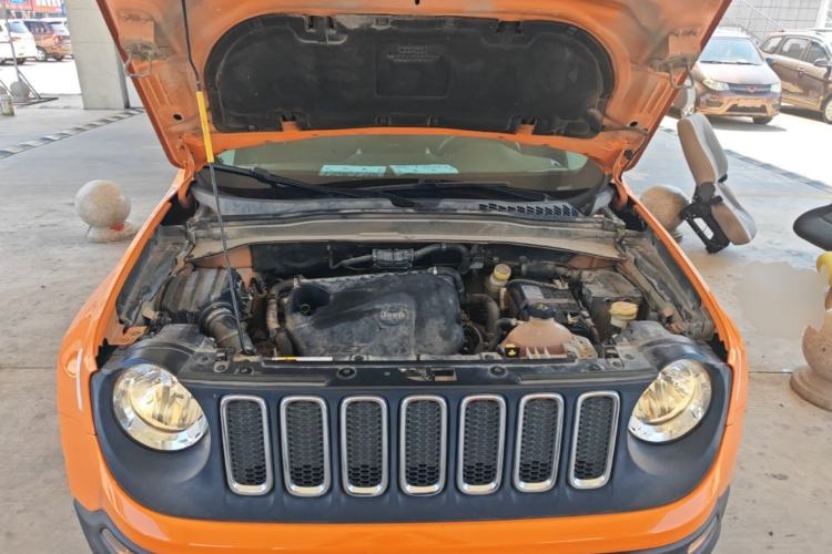 Used Jeep Renegade 2018 Connected Large Screen Version 180T Automatic High-Energy Edition Engine Bay
