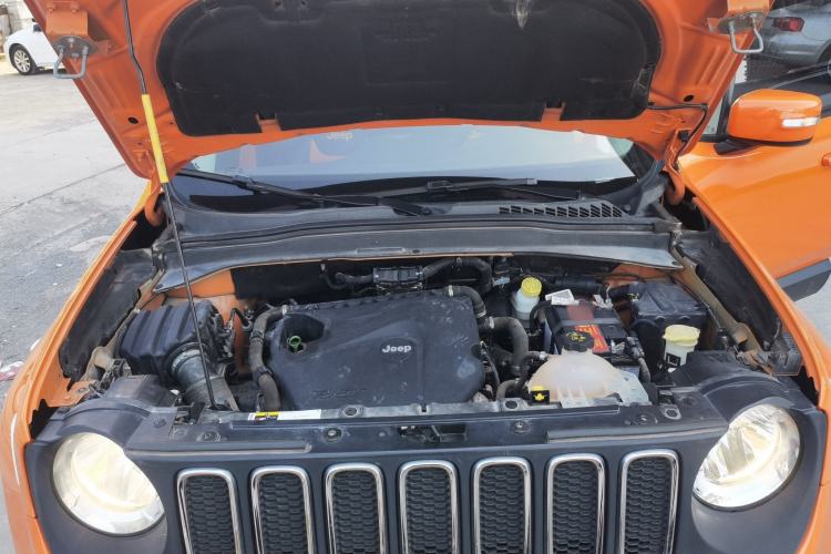 Used Jeep Renegade 2018 Connected Large Screen Version 180T Automatic High-Energy Edition Engine Bay