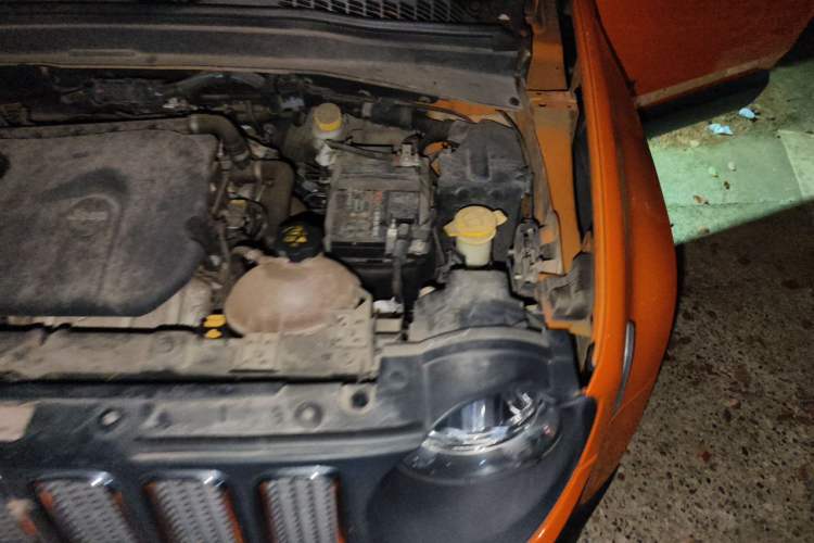 Used Jeep Renegade 2018 Connected Large Screen Version 180T Automatic Jingneng Version Engine Bay Left