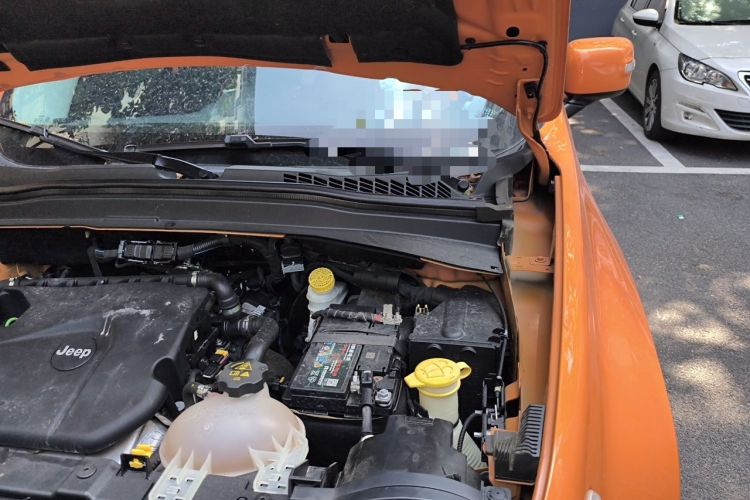 Used Jeep Renegade 2018 Connected Large Screen Version 180T Automatic High-Energy Edition Engine Bay Left