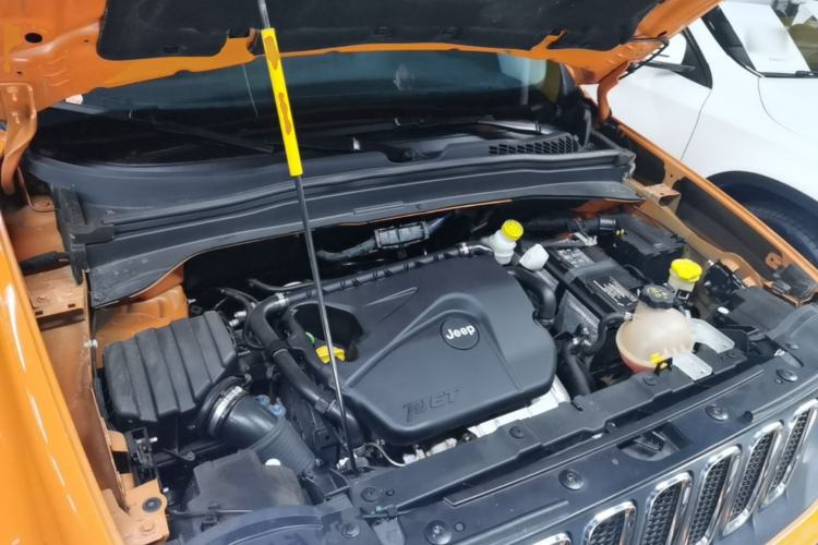 Used Jeep Renegade 2018 Connected Large Screen Version 180T Automatic Jingneng Version Engine Bay