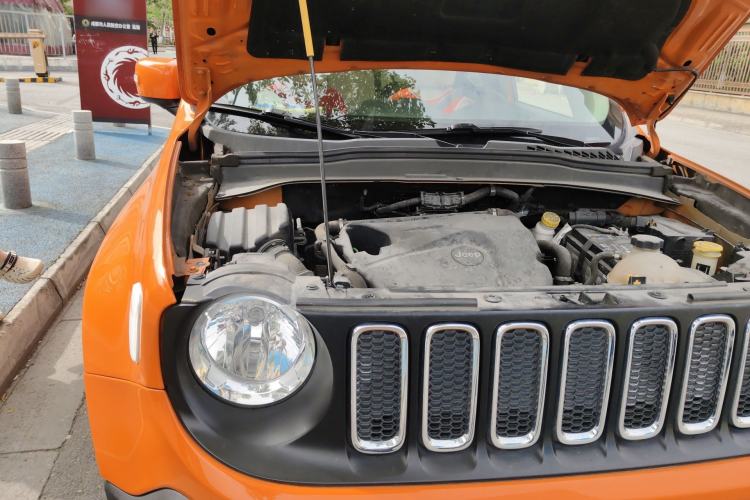 Used Jeep Renegade 2018 Connected Large Screen Version 180T Automatic Jingneng Version Engine Bay Right