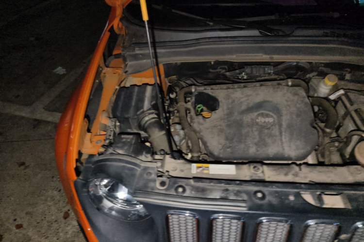Used Jeep Renegade 2018 Connected Large Screen Version 180T Automatic Jingneng Version Engine Bay Right