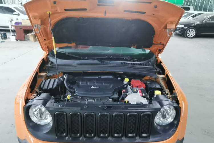 Used Jeep Renegade 2018 Connected Large Screen Version 180TS Automatic High-Energy Edition Engine Bay