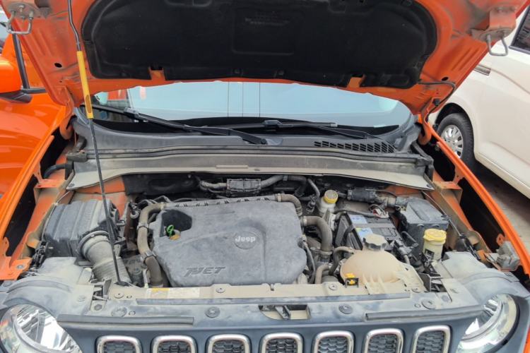 Used Jeep Renegade 2018 Connected Large Screen Version 180T Automatic High-Energy Edition Engine Bay