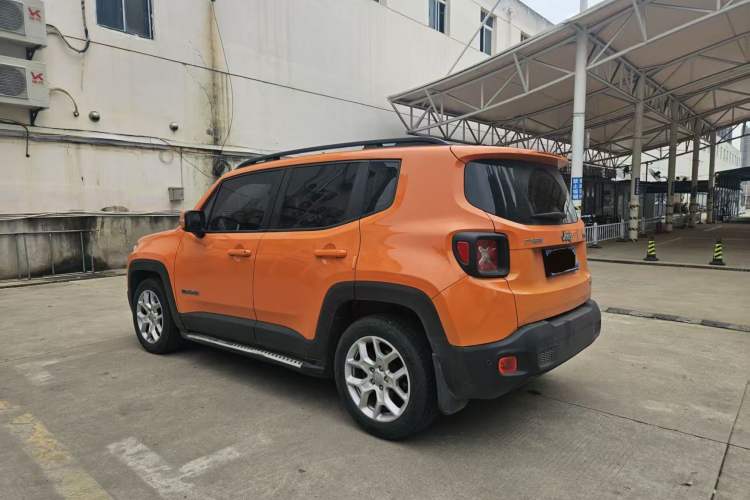 Used Jeep Renegade 2018 Connected Large Screen Version 180T Automatic High-Energy Edition Exterior 4