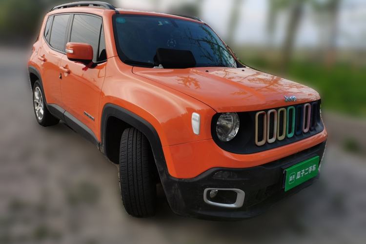Used Jeep Renegade 2018 Connected Large Screen Version 180T Automatic High-Energy Edition Front Right 45 Deg