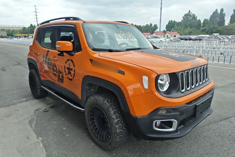 Used Jeep Renegade 2018 Connected Large Screen Version 180T Automatic High-Energy Edition Front Right 45 Deg