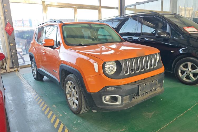 Used Jeep Renegade 2018 Connected Large Screen Version 180T Automatic High-Energy Edition Front Right 45 Deg