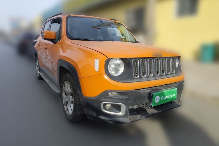 Used Jeep Renegade 2018 Connected Large Screen Version 180TS Automatic High-Energy Edition Front Right 45 Deg
