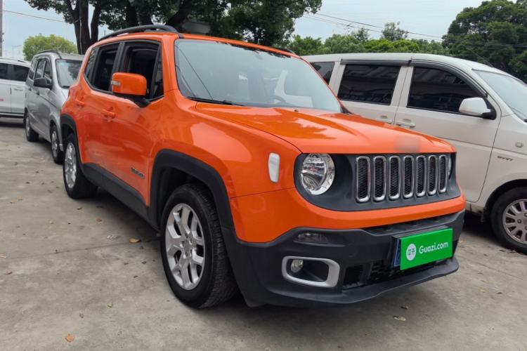 Used Jeep Renegade 2018 Connected Large Screen Version 180T Automatic High-Energy Edition Front Right 45 Deg