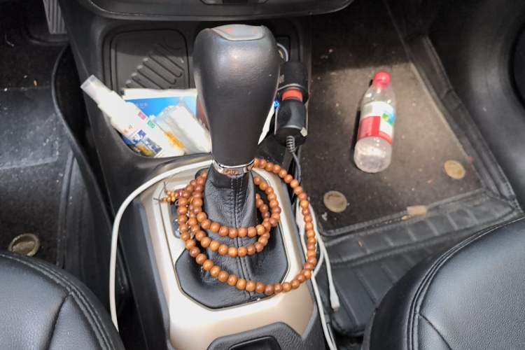 Used Jeep Renegade 2018 Connected Large Screen Version 180T Automatic High-Energy Edition Gear Lever