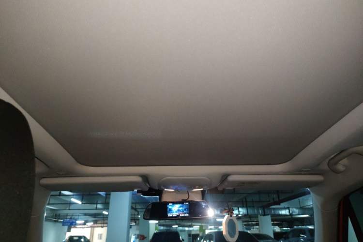 Used Jeep Renegade 2018 Connected Large Screen Version 180T Automatic Jingneng Version Headliner