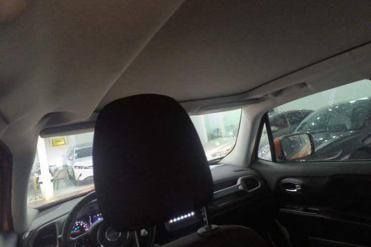 Used Jeep Renegade 2018 Connected Large Screen Version 180T Automatic High-Energy Edition Headliner