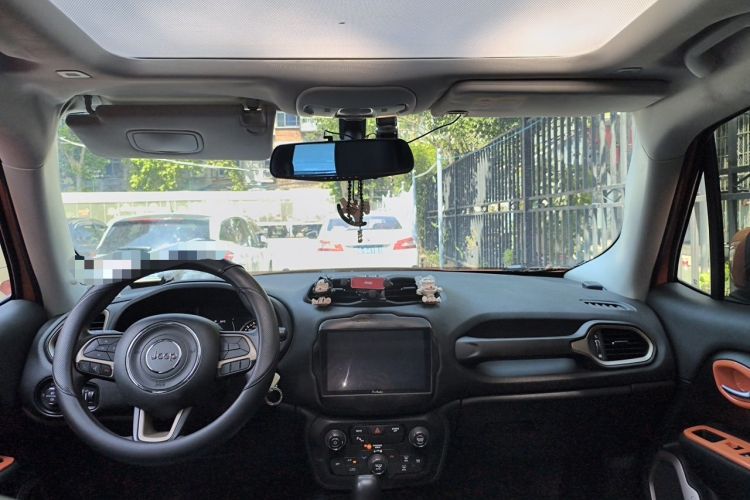 Used Jeep Renegade 2018 Connected Large Screen Version 180T Automatic High-Energy Edition Headliner