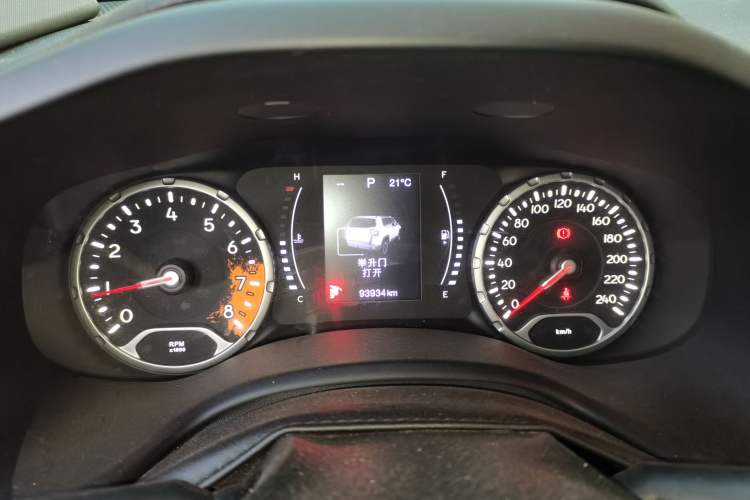 Used Jeep Renegade 2018 Connected Large Screen Version 180T Automatic High-Energy Edition Instrument Cluster