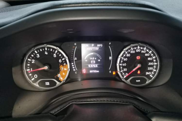 Used Jeep Renegade 2018 Connected Large Screen Version 180T Automatic Jingneng Version Instrument Cluster
