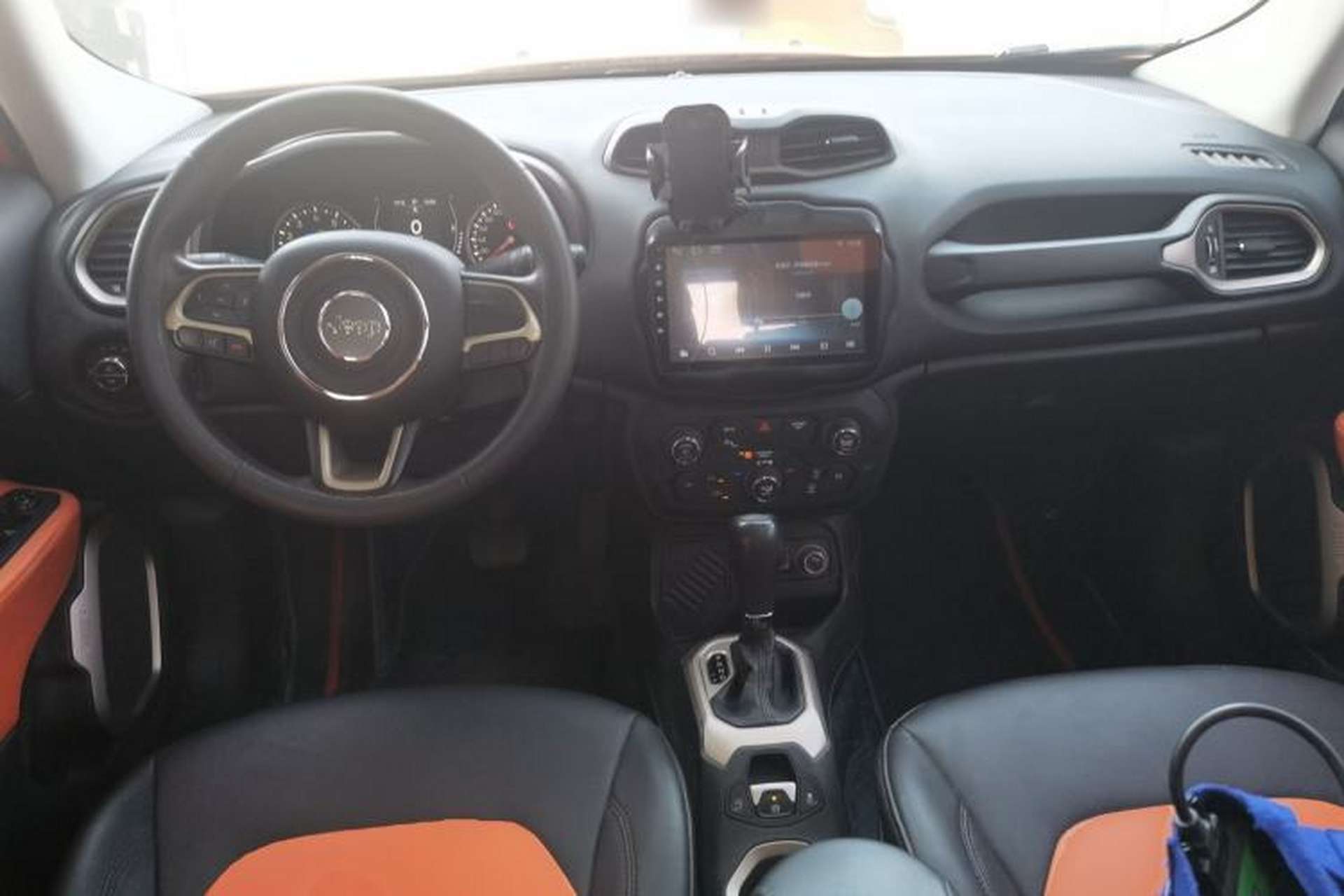 Used Jeep Renegade 2018 Connected Large Screen Version 180T Automatic High-Energy Edition Interior 2