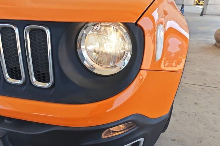 Used Jeep Renegade 2018 Connected Large Screen Version 180T Automatic High-Energy Edition Left Front Headlight