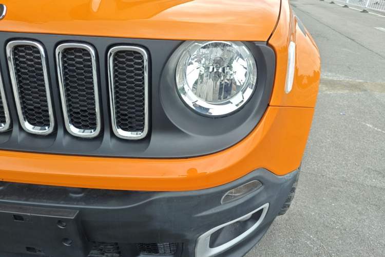 Used Jeep Renegade 2018 Connected Large Screen Version 180T Automatic High-Energy Edition Left Front Headlight