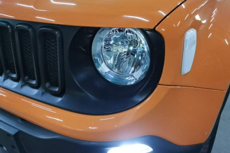 Used Jeep Renegade 2018 Connected Large Screen Version 180TS Automatic High-Energy Edition Left Front Headlight
