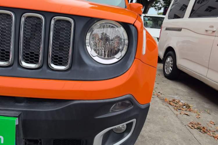 Used Jeep Renegade 2018 Connected Large Screen Version 180T Automatic High-Energy Edition Left Front Headlight
