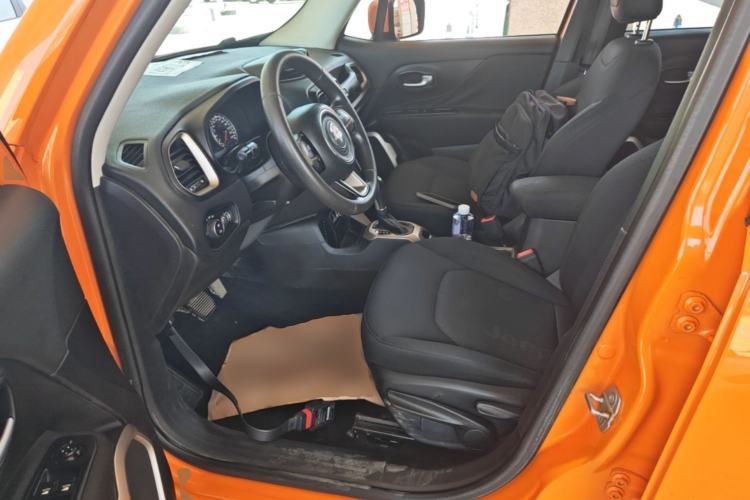 Used Jeep Renegade 2018 Connected Large Screen Version 180T Automatic High-Energy Edition Left Front Seat