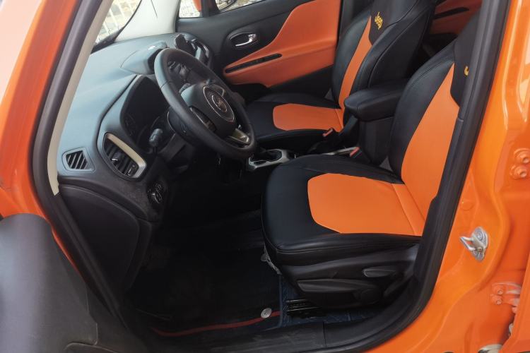 Used Jeep Renegade 2018 Connected Large Screen Version 180T Automatic High-Energy Edition Left Front Seat