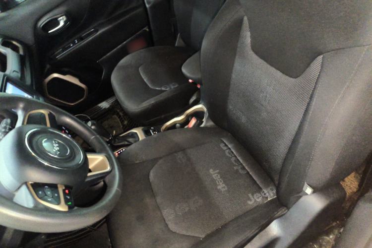 Used Jeep Renegade 2018 Connected Large Screen Version 180T Automatic High-Energy Edition Left Front Seat