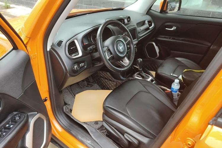 Used Jeep Renegade 2018 Connected Large Screen Version 180T Automatic Jingneng Version Left Front Seat