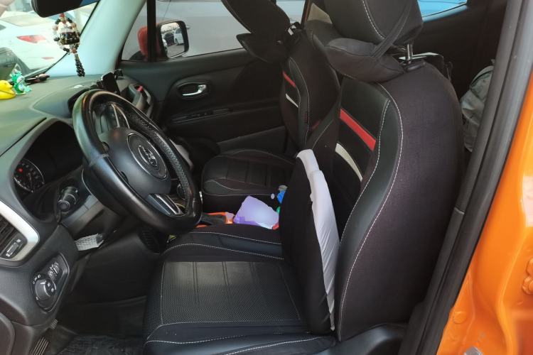 Used Jeep Renegade 2018 Connected Large Screen Version 180T Automatic High-Energy Edition Left Front Seat