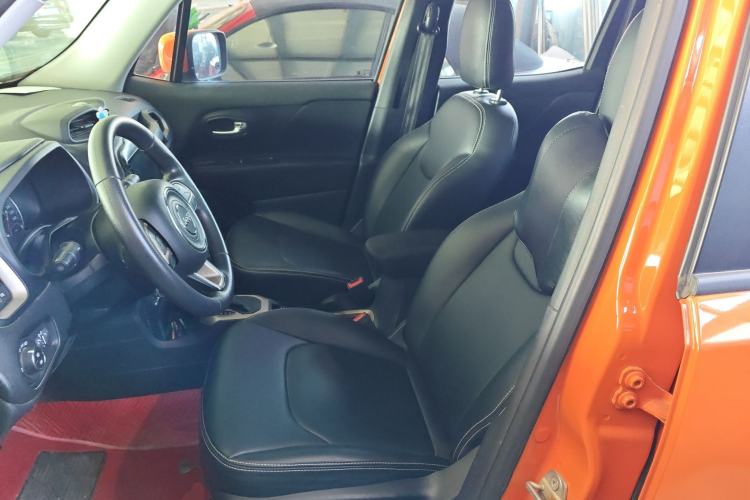 Used Jeep Renegade 2018 Connected Large Screen Version 180T Automatic High-Energy Edition Left Front Seat