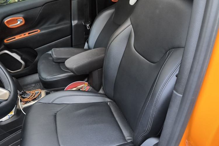 Used Jeep Renegade 2018 Connected Large Screen Version 180T Automatic High-Energy Edition Left Front Seat