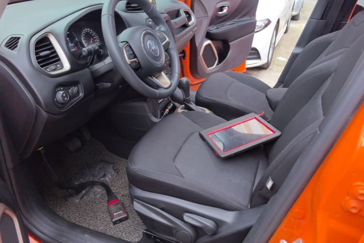 Used Jeep Renegade 2018 Connected Large Screen Version 180T Automatic High-Energy Edition Left Front Seat