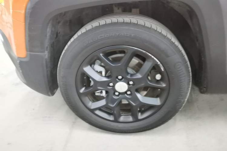 Used Jeep Renegade 2018 Connected Large Screen Version 180TS Automatic High-Energy Edition Left Front Wheel Hub