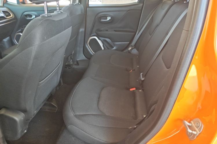 Used Jeep Renegade 2018 Connected Large Screen Version 180T Automatic High-Energy Edition Left Rear Seat