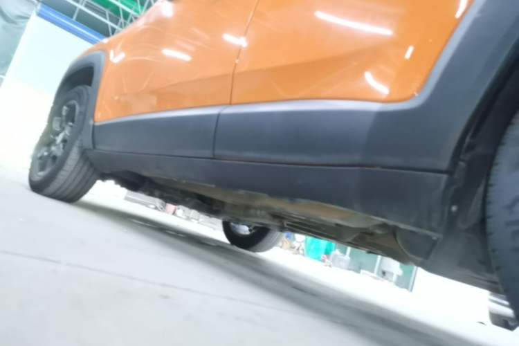 Used Jeep Renegade 2018 Connected Large Screen Version 180TS Automatic High-Energy Edition Left Side Sill
