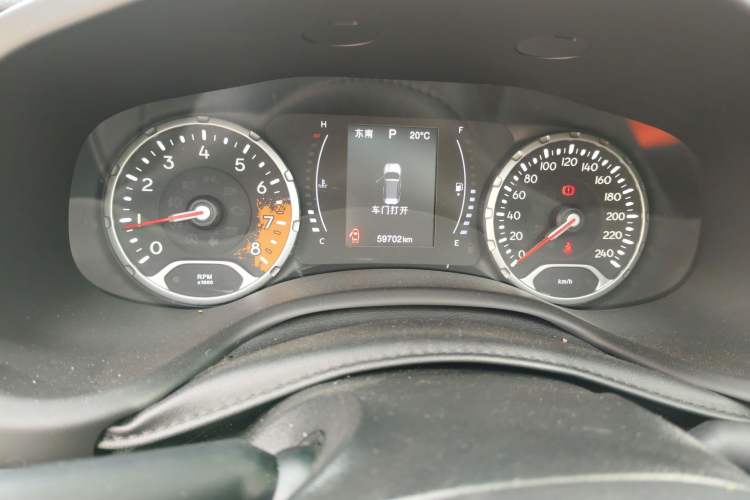 Used Jeep Renegade 2018 Connected Large Screen Version 180T Automatic Jingneng Version Odometer Close Up