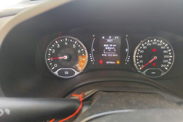 Used Jeep Renegade 2018 Connected Large Screen Version 180TS Automatic High-Energy Edition Odometer Close Up