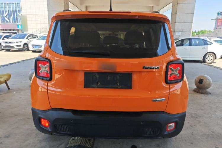Used Jeep Renegade 2018 Connected Large Screen Version 180T Automatic High-Energy Edition Rear
