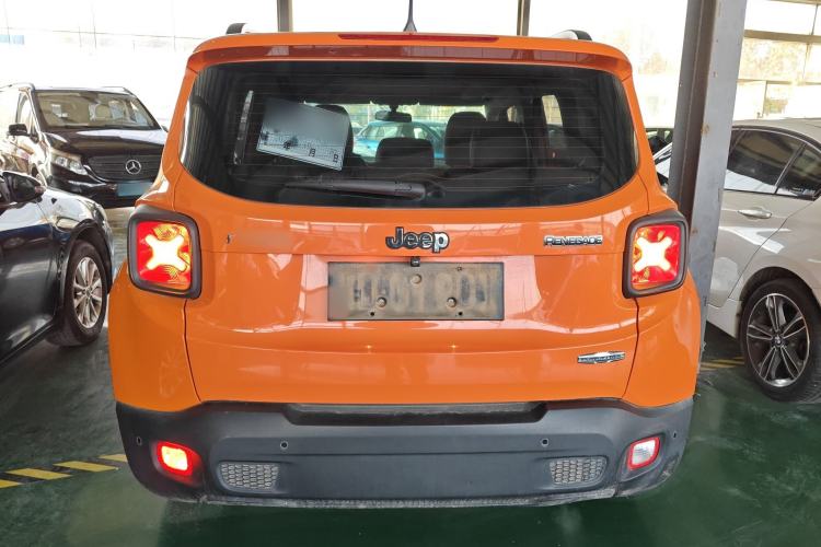 Used Jeep Renegade 2018 Connected Large Screen Version 180T Automatic High-Energy Edition Rear