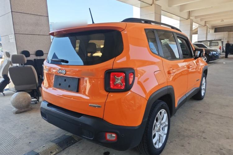 Used Jeep Renegade 2018 Connected Large Screen Version 180T Automatic High-Energy Edition Rear Right 45 Deg