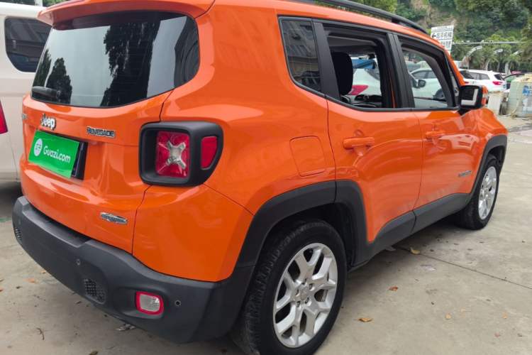 Used Jeep Renegade 2018 Connected Large Screen Version 180T Automatic High-Energy Edition Rear Right 45 Deg