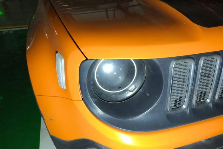 Used Jeep Renegade 2018 Connected Large Screen Version 180T Automatic Jingneng Version Right Front Headlight