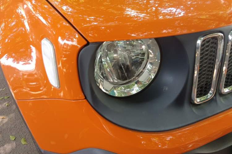 Used Jeep Renegade 2018 Connected Large Screen Version 180T Automatic High-Energy Edition Right Front Headlight