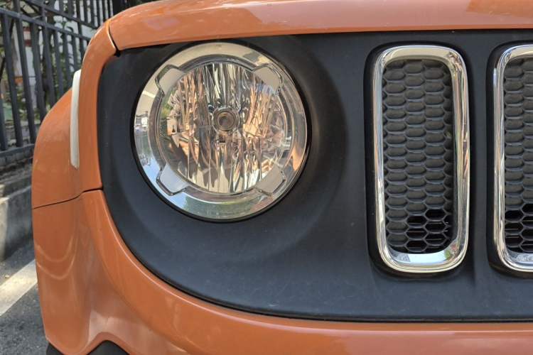 Used Jeep Renegade 2018 Connected Large Screen Version 180T Automatic High-Energy Edition Right Front Headlight
